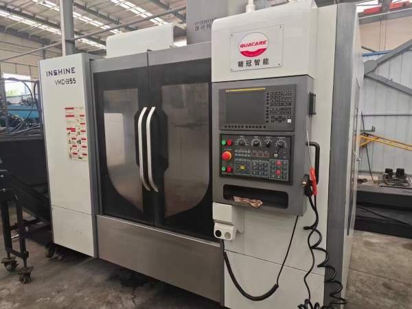 2020年银尚855加工中心一台，只用三千多小时，三线规.