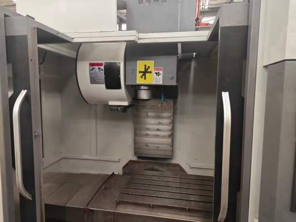 2020年银尚855加工中心一台，只用三千多小时，三线规.