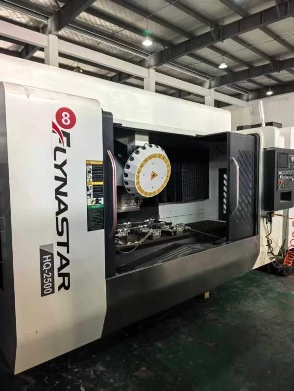 飞纳斯2500钻工中心，Y轴四条线轨