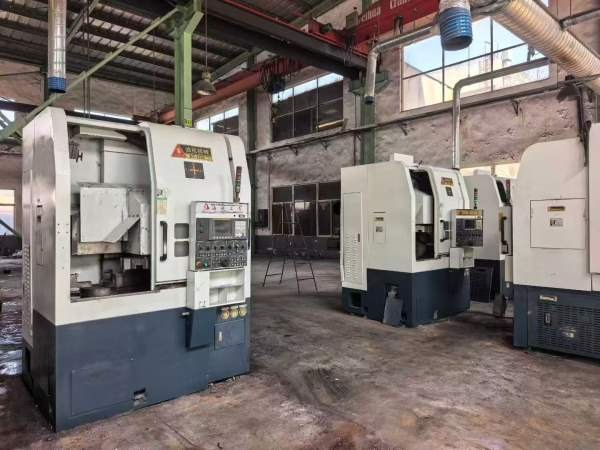 同款12台油机320立车