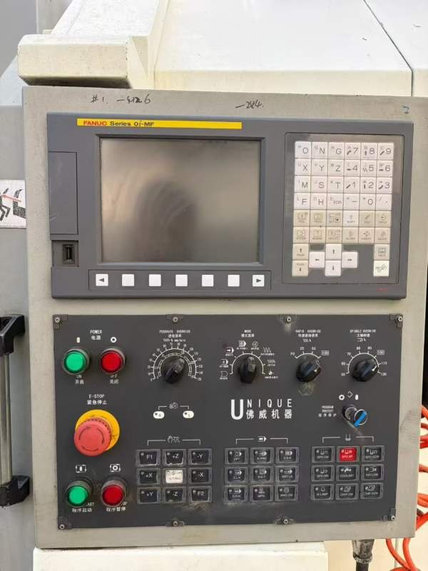 佛威1060加工中心，三轴硬轨，发那科mf系统，bt40台湾.