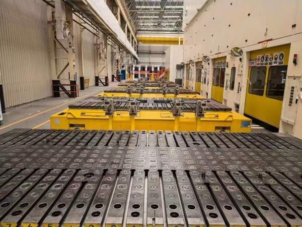 出售：德国舒勒高速四点锻压线7300吨。2500吨/1200吨/.