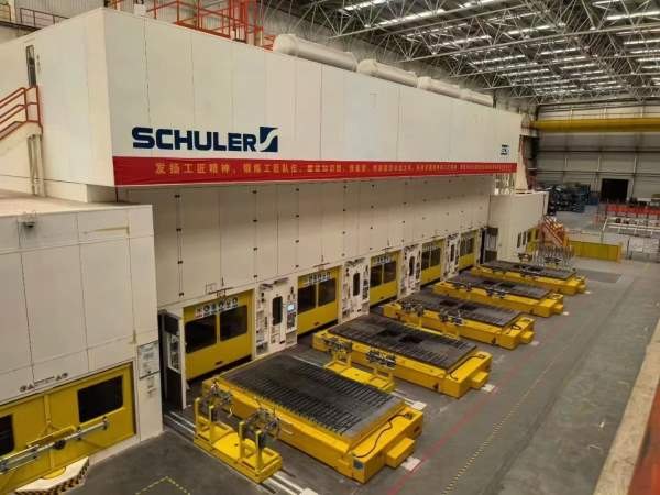 出售：德国舒勒高速四点锻压线7300吨。2500吨/1200吨/.