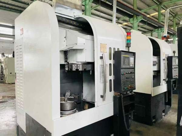 上海工厂在位出售同款10台台湾油欣VL-450R高速数控立.