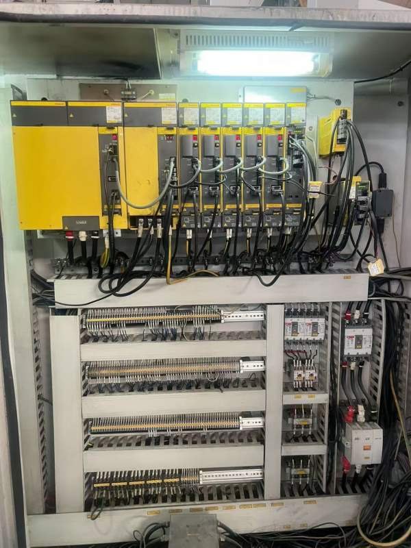 刚刚到货韩国精密HNK-130数控镗床工作台1800/2000mm，.