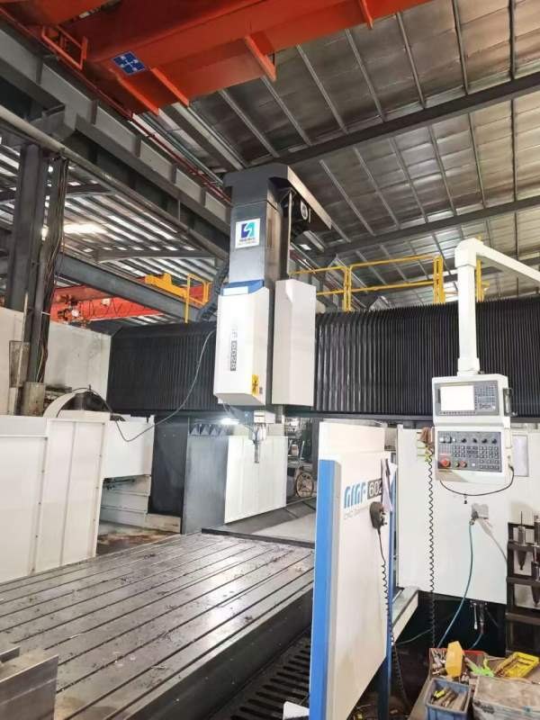 货在东莞市，国盛龙门加工中心GMF6028T工作台尺寸：60.