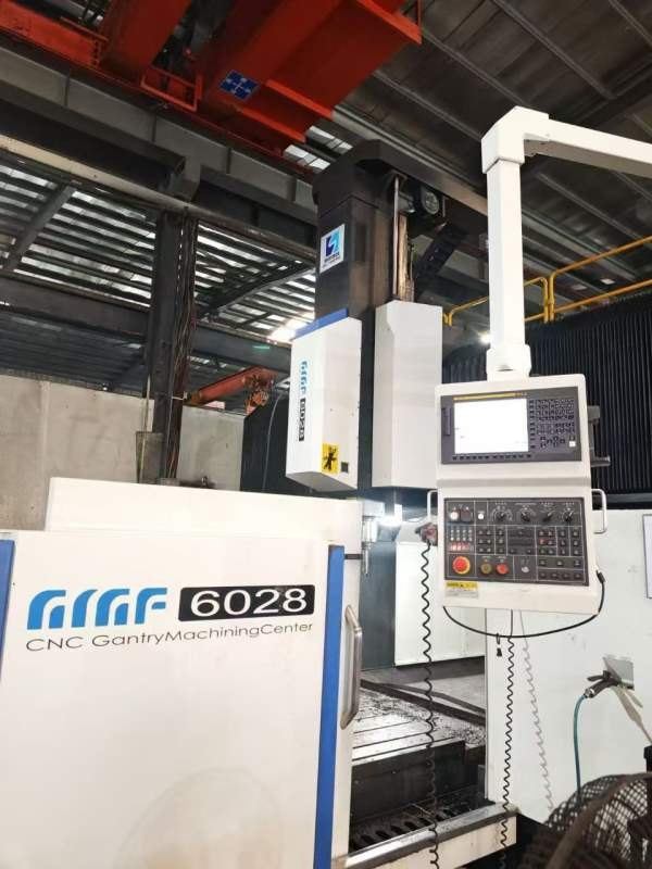货在东莞市，国盛龙门加工中心GMF6028T工作台尺寸：60.