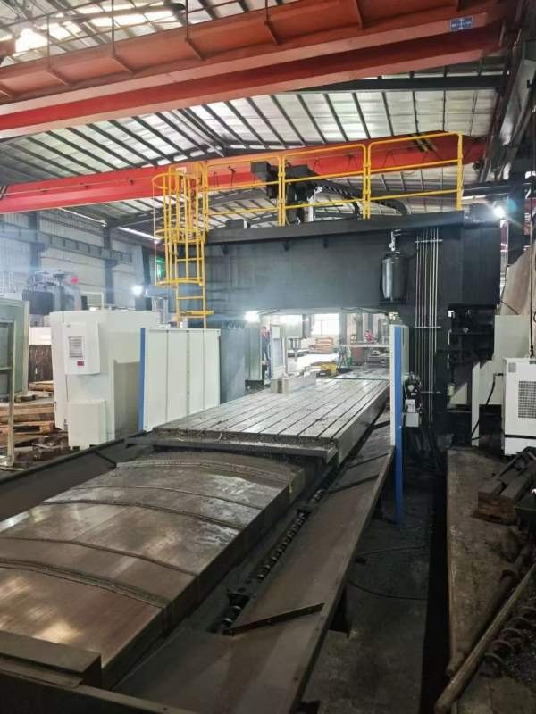 货在东莞市，国盛龙门加工中心GMF6028T工作台尺寸：60.
