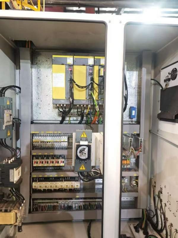 货在东莞市，国盛龙门加工中心GMF6028T工作台尺寸：60.