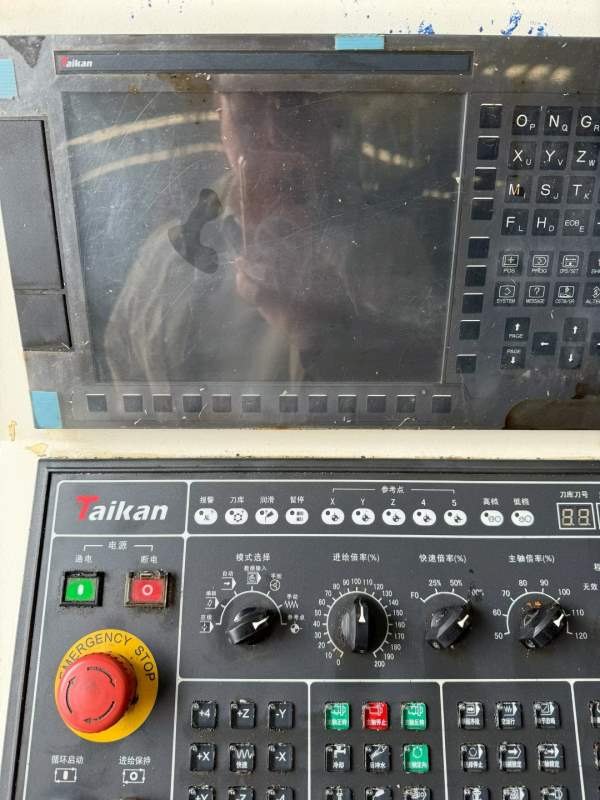 22年准新台群2500型材机同款两台，BT40主轴12000转铸.