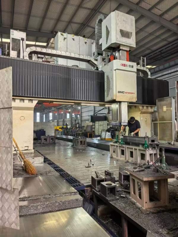 浙江工厂刚刚买下中捷动柱12米龙门加工中心  工作台3-.