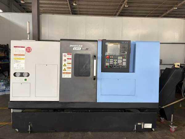 斗山235同款两台。