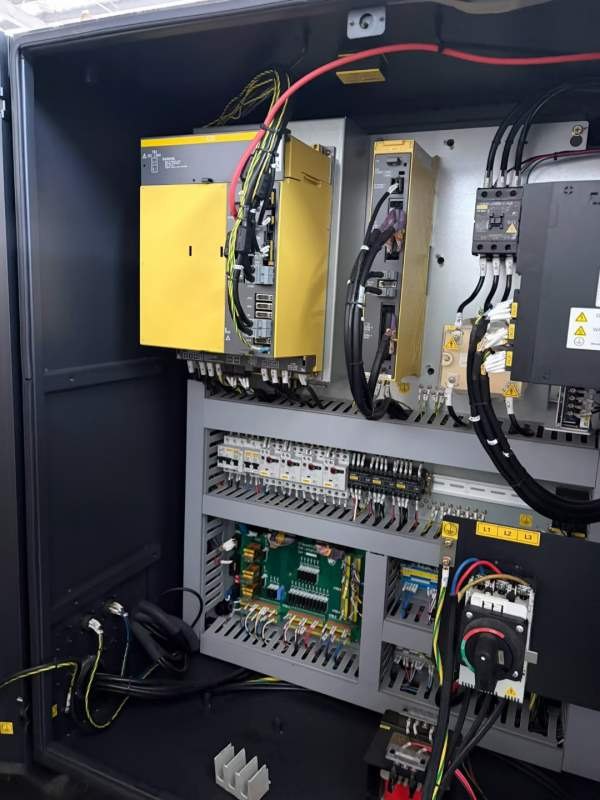 斗山235同款两台。