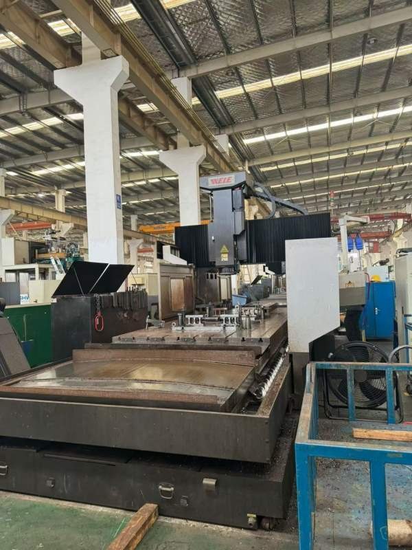 台湾威立521龙门数控铣发那科18i-MB系统工作台尺寸2米.