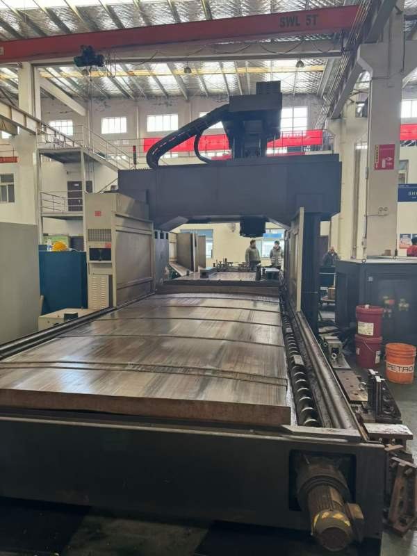 台湾威立521龙门数控铣发那科18i-MB系统工作台尺寸2米.