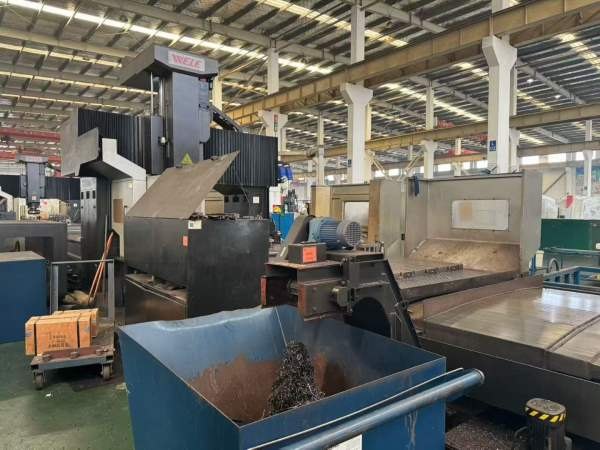 台湾威立521龙门数控铣发那科18i-MB系统工作台尺寸2米.