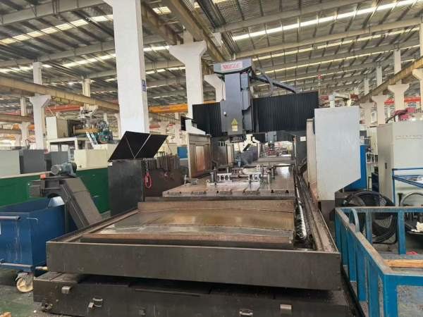 台湾威立521龙门数控铣发那科18i-MB系统工作台尺寸2米.