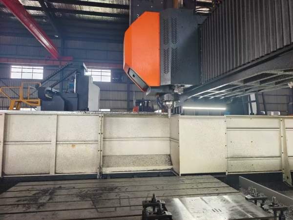 刚刚买下一台银鹏3024数控龙门发那科MFPLUS系统两线一.