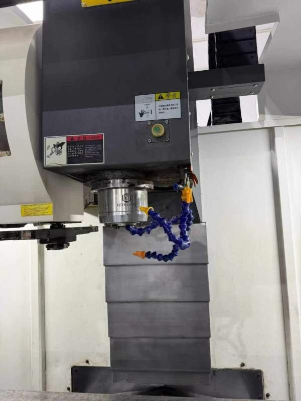 同款4台正代1370加工中心， 正代科技VMC-1370， 三菱 .