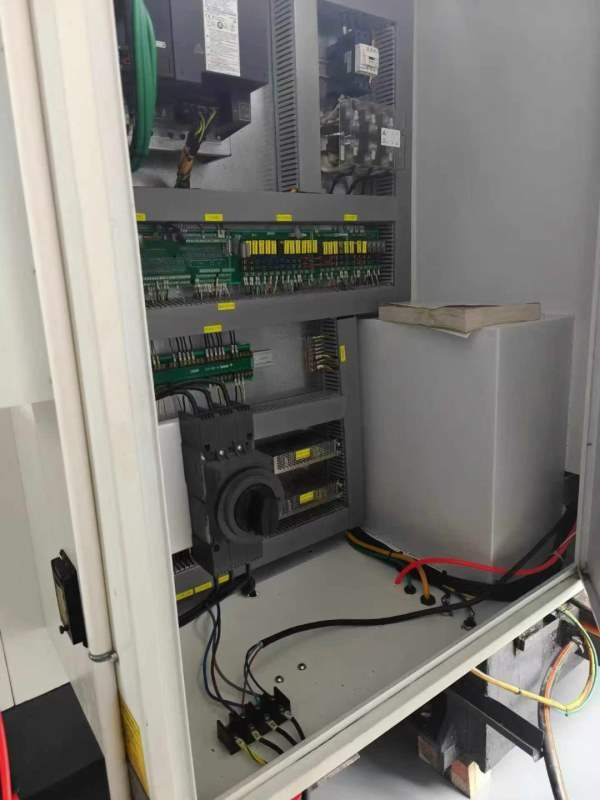 同款4台正代1370加工中心， 正代科技VMC-1370， 三菱 .