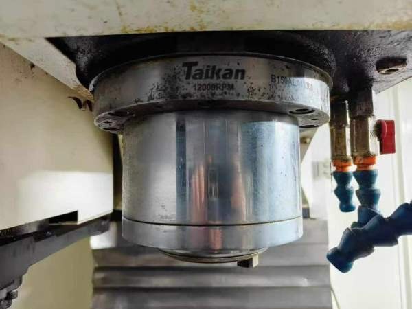 带中心出水2022年台群856S加工心中发那科OI-MFPlus系.