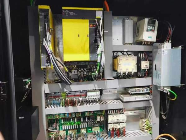 带中心出水2022年台群856S加工心中发那科OI-MFPlus系.