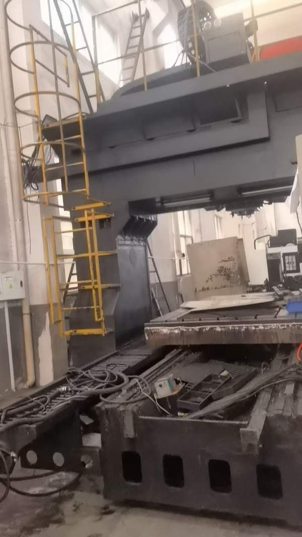 价格非常便宜海天3028龙门加工中心，二线一硬导轨，发.