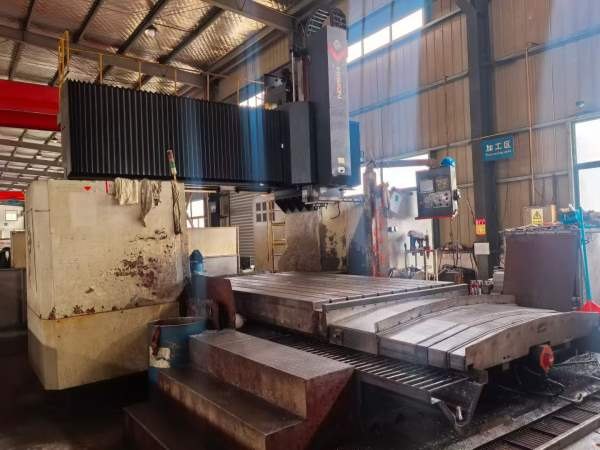 价格非常便宜海天3028龙门加工中心，二线一硬导轨，发.