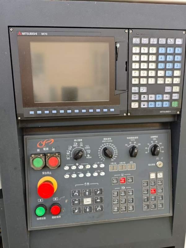 仓库现货，1060，1160，1375立式加工中心，需要联系。