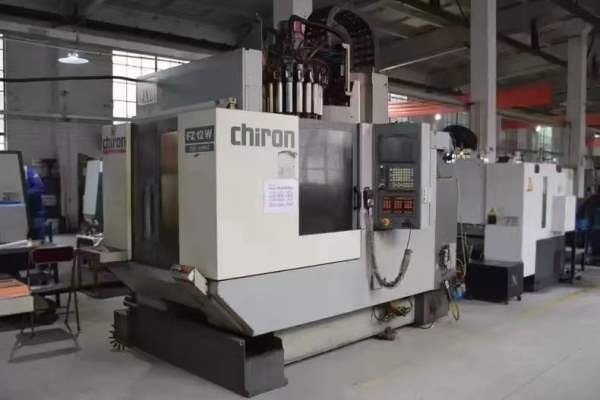 25888德国巨浪FZ12W交换工作台加工中心，2001年德国产.