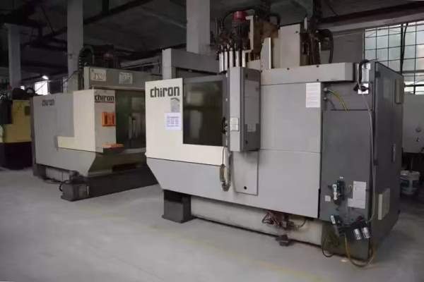 25888德国巨浪FZ12W交换工作台加工中心，2001年德国产.