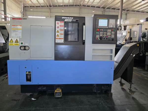 斗山215数控车床，8寸卡盘，硬轨机