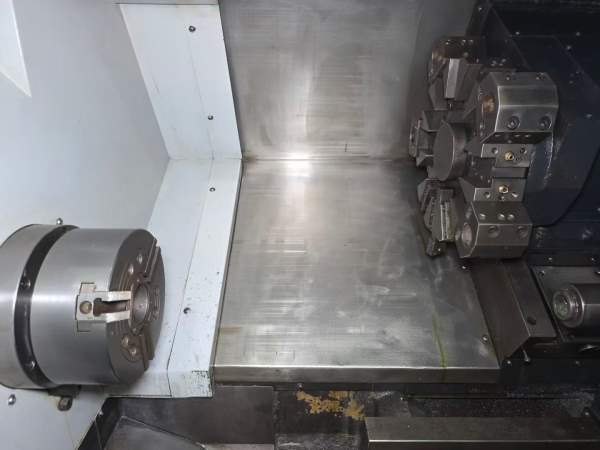 斗山215数控车床，8寸卡盘，硬轨机