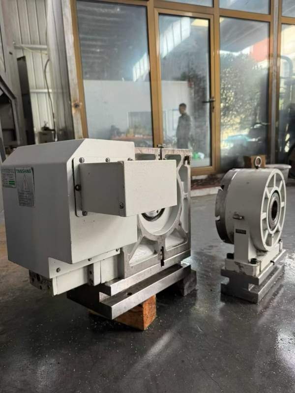 两套谭兴320四轴全套法纳克MFplus系统，圆盘尾座，准.