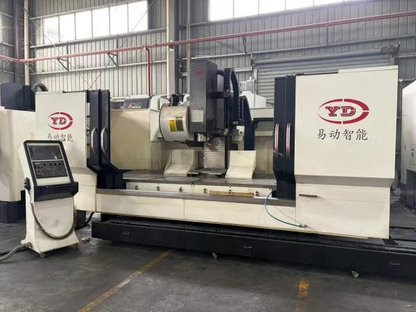 到货易动2500型材机。洗洗9成新