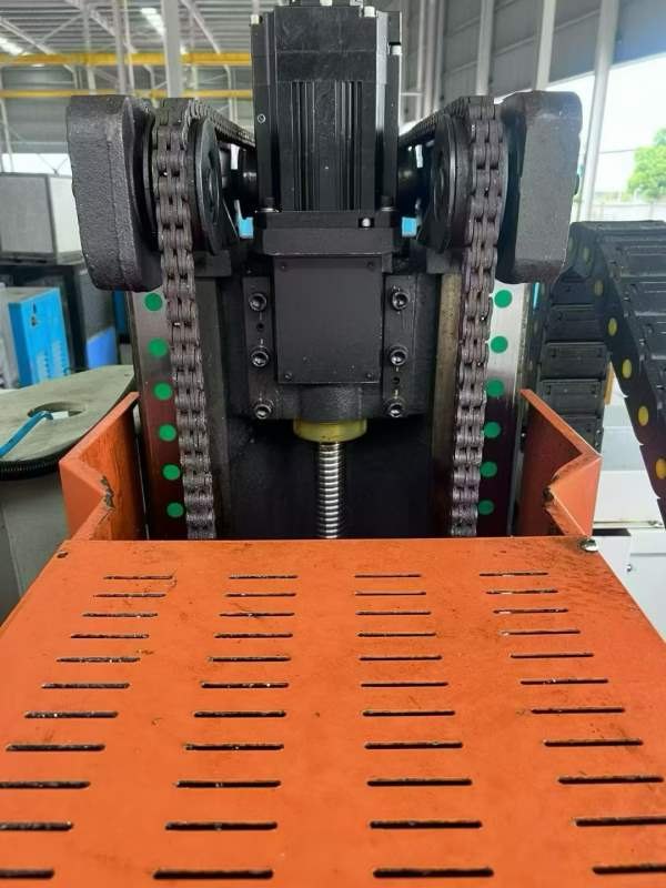 1580加工中心，三轴线规，bt50主轴，需要的联系