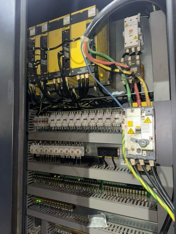 拿下工厂在位两台斗山630卧加发那科MD带USB60把链式刀.