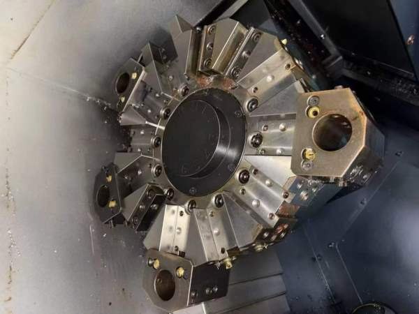 新到两台准新斗山235车床2022年出厂，两轴线轨，发那.