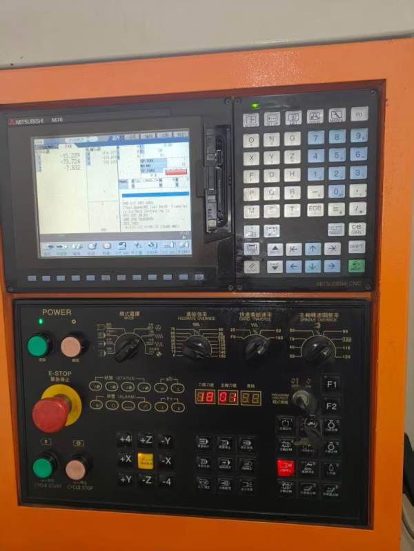 几万块钱，三拓伟850加工中心，M70带USB接口，罗毅BT4.