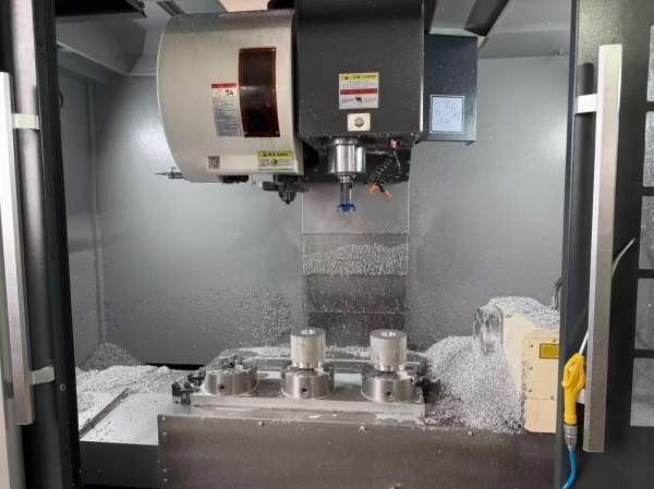 9.5成新2024年斌盛1160，三线，主轴皮带10000，不带四.