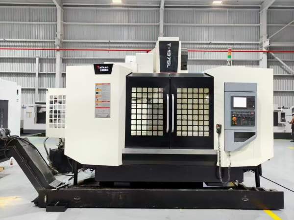 新到一台2021年台群1375重型加工中心，主轴带中心出水.