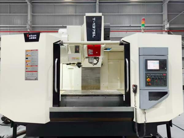 新到一台2021年台群1375重型加工中心，主轴带中心出水.