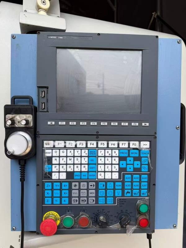 几万块钱处理乔鸿850两线一硬加工中心，BT40主轴10000.