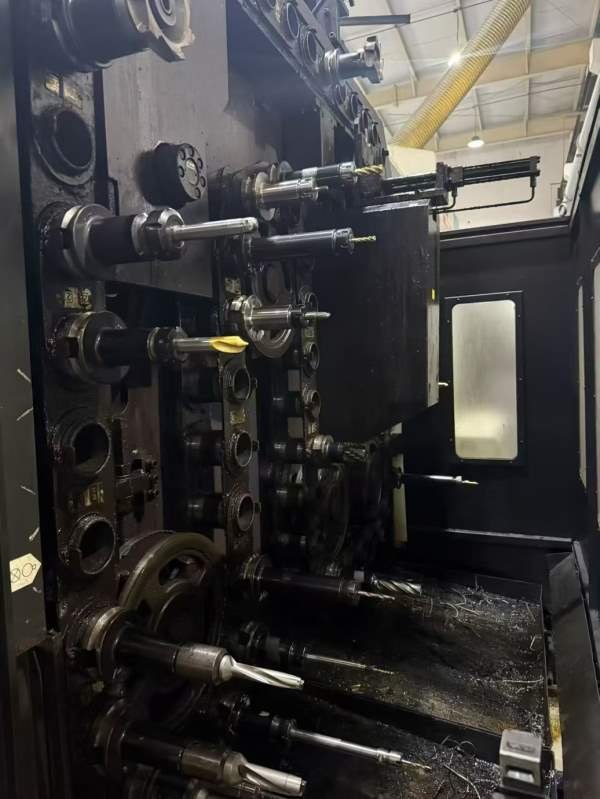 工厂在位出售：同款两台韩国斗山630双工位卧加，发那.