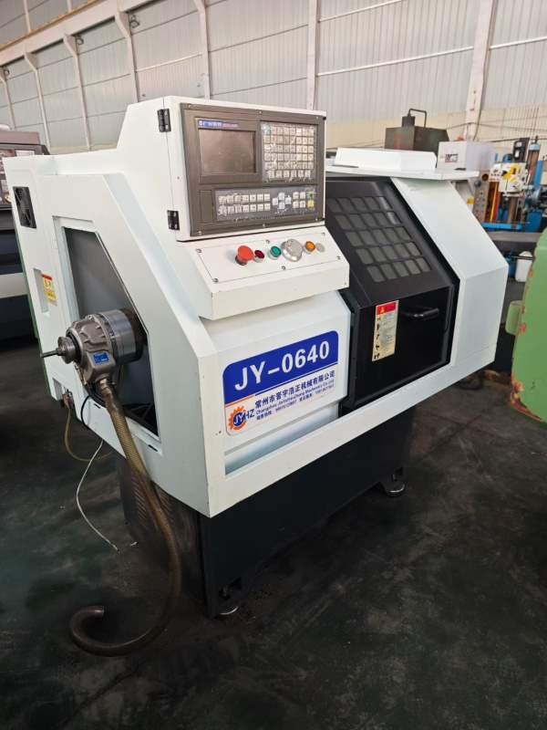 新到0640数控车床，液压卡盘，排刀，广数系统，如新机