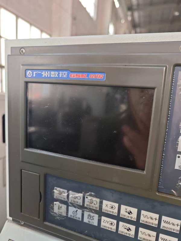 新到0640数控车床，液压卡盘，排刀，广数系统，如新机