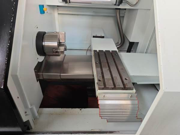 新到0640数控车床，液压卡盘，排刀，广数系统，如新机