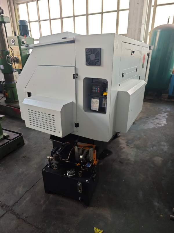 新到0640数控车床，液压卡盘，排刀，广数系统，如新机