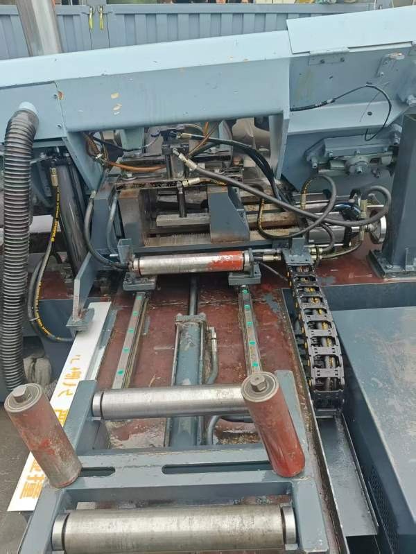 精品2020和2019浙江恒力GZ4232A数控锯床两台到库房，.