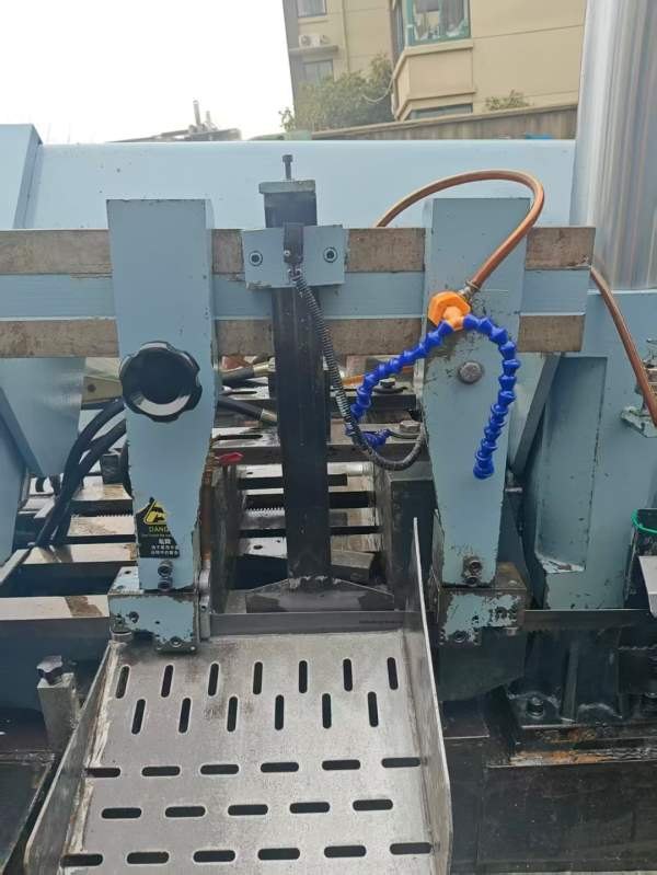 精品2020和2019浙江恒力GZ4232A数控锯床两台到库房，.